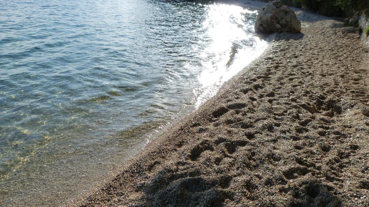 Beach Front Apartments Balica Rat Омиш Экстерьер фото