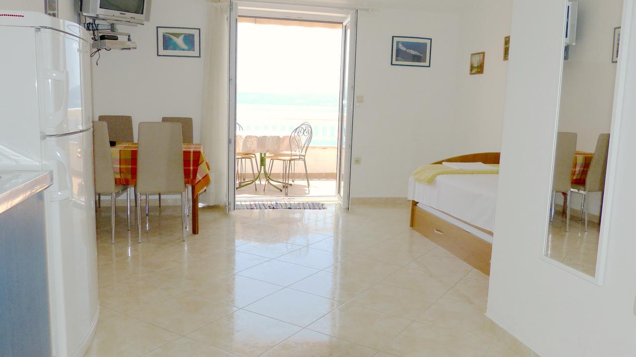 Beach Front Apartments Balica Rat Омиш Экстерьер фото